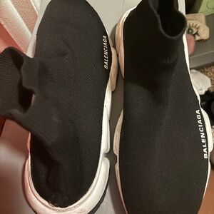 Selling a pair of shoes that I no longer need